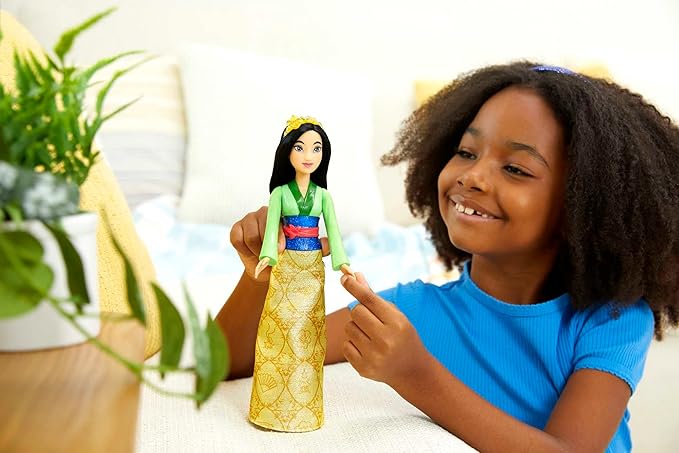 Mattel Disney Princess Toys, Mulan Fashion Doll, Sparkling Look with Black Hair, Brown Eyes & Hair Accessory, Inspired by the Movie Mulan