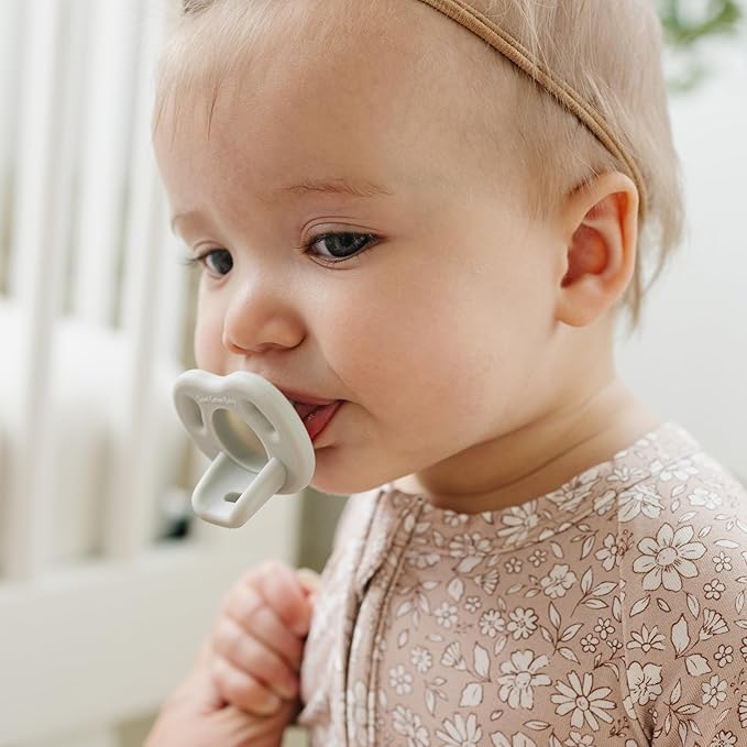 Soft Silicone Pacifiers (4 Pack) ??One Piece Design - 0-36 Months