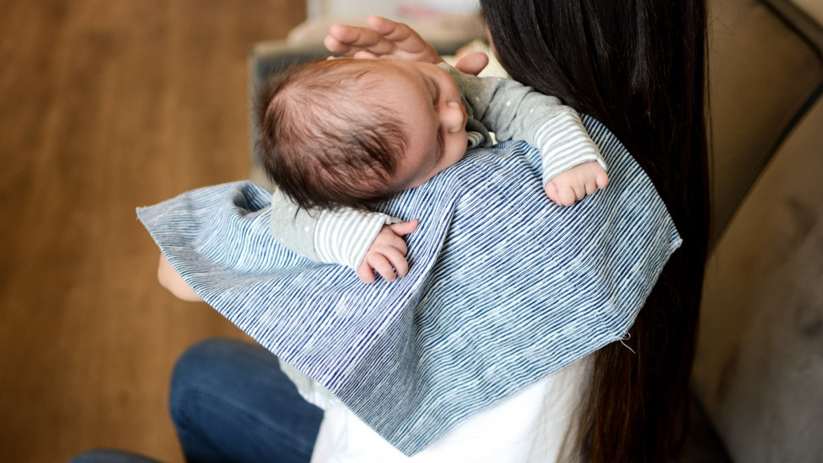 Soft-organic-baby-burp-cloths-folded-neatly – LittleNest-Shop