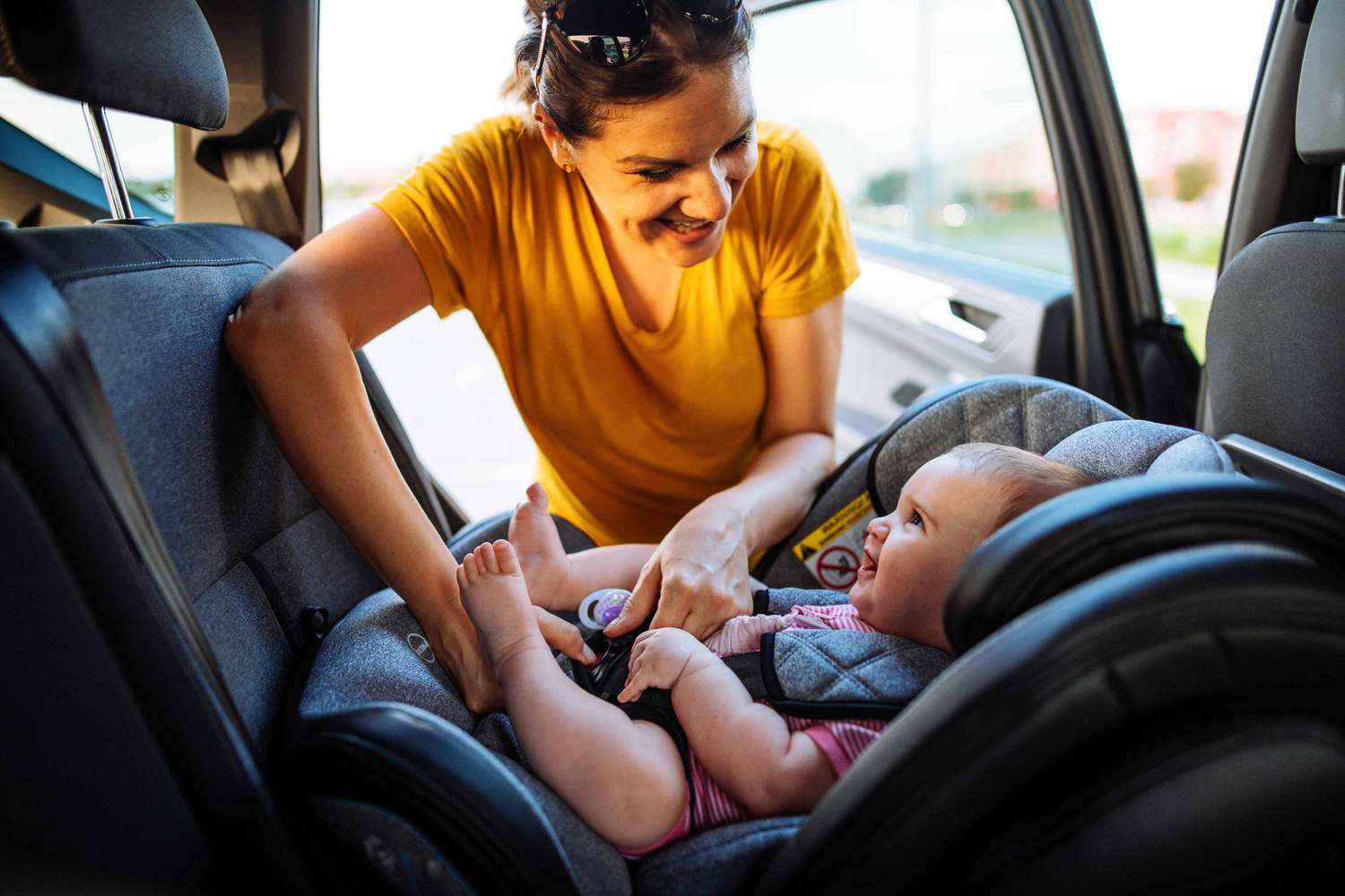 Safe-and-comfortable-baby-car-seat-for-infants-designed-for-maximum-protection