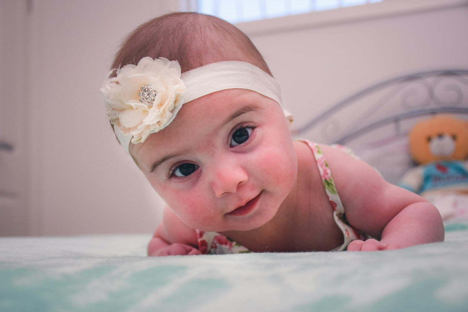 Cute-baby-headbands-for-newborns-and-infants-soft-and-comfortable