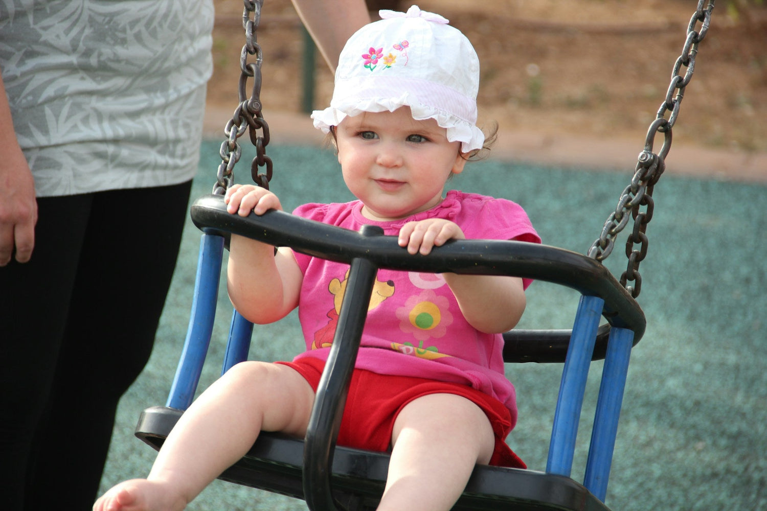 Comfortable-baby-swing-with-soothing-vibration-for-infants–LittleNest-Shop