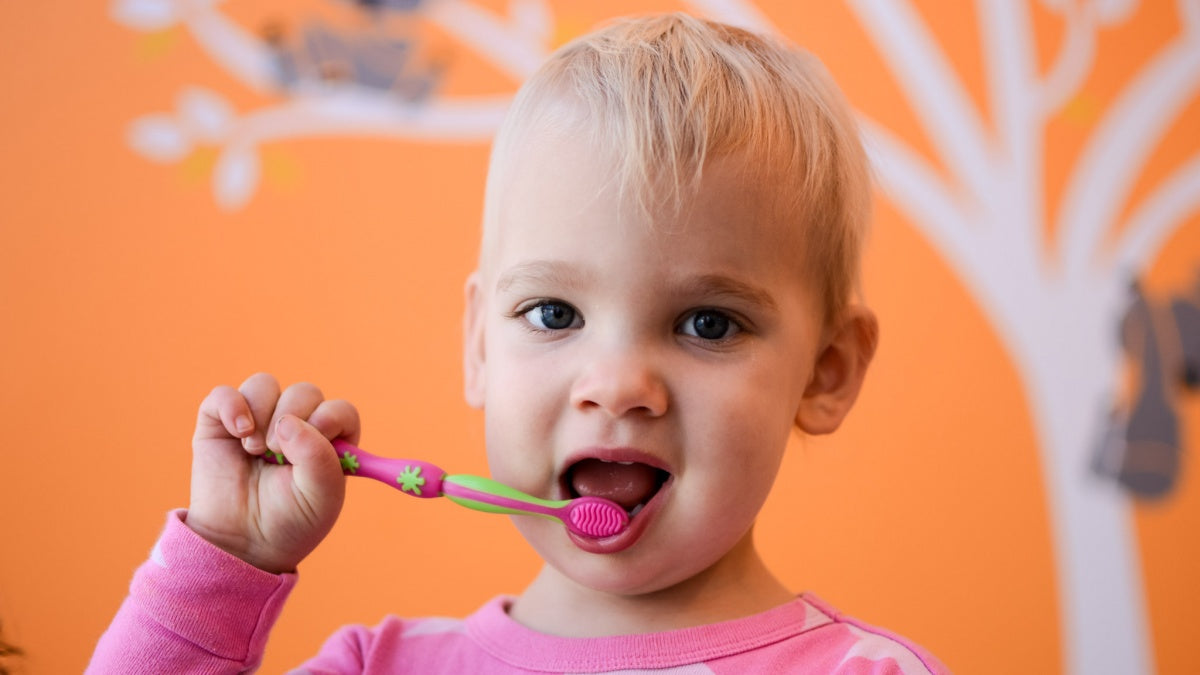 Soft-baby-toothbrush-for-infants–LittleNest-Shop