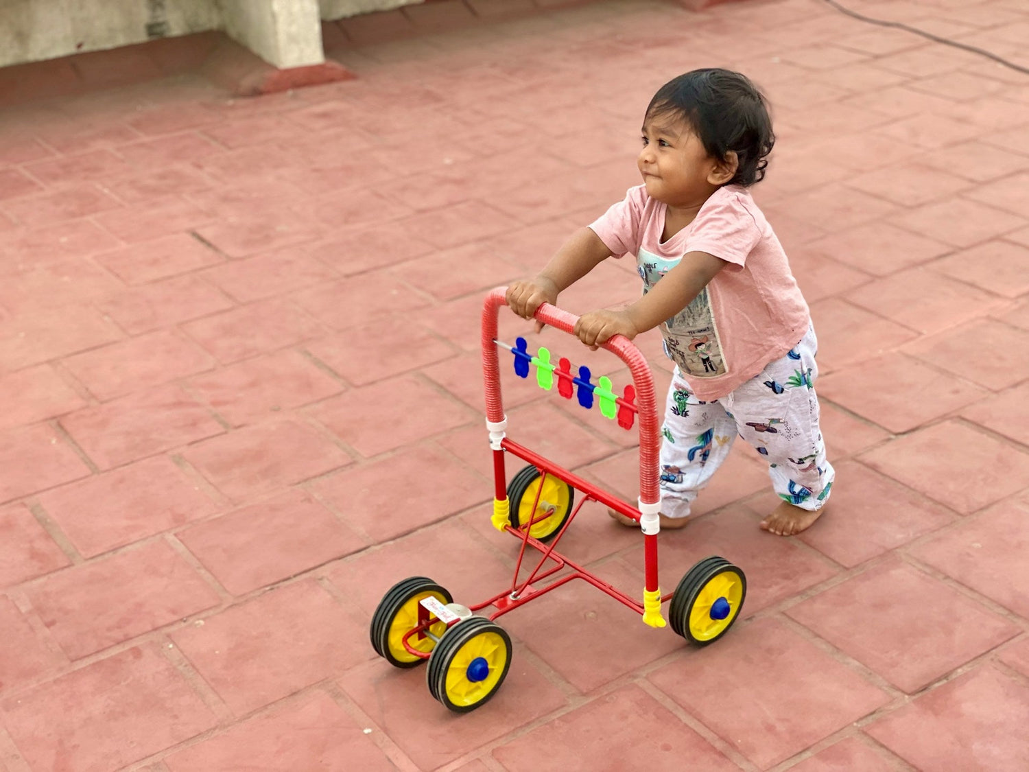 Adjustable-baby-walker-for-early-steps–LittleNest-Shop