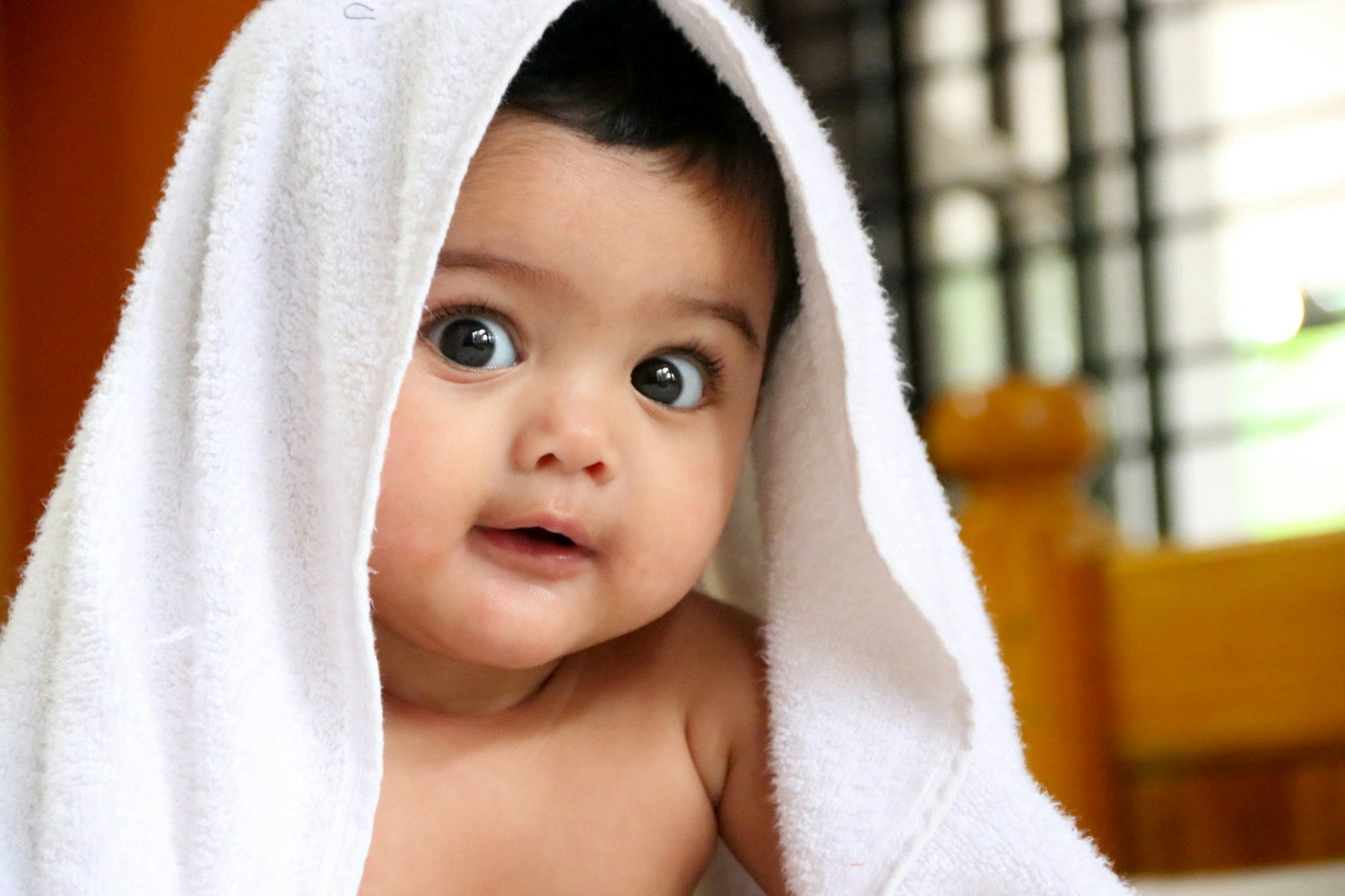 Soft-hooded-baby-towel-made-from-organic-cotton – LittleNest-Shop
