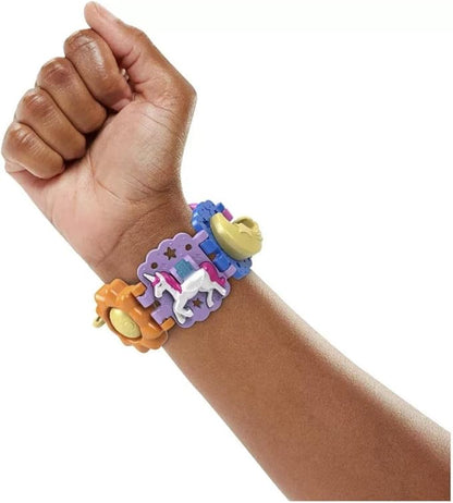 Polly Pocket Bracelet Treasures Wearables with Snap-Together Sections and Micro Doll, Gift for Kids Ages 4+