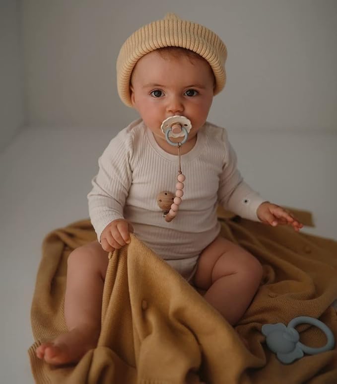 FRIGG Daisy Natural Rubber Baby Pacifier | Made in Denmark 6-18 Months) 2-Pack