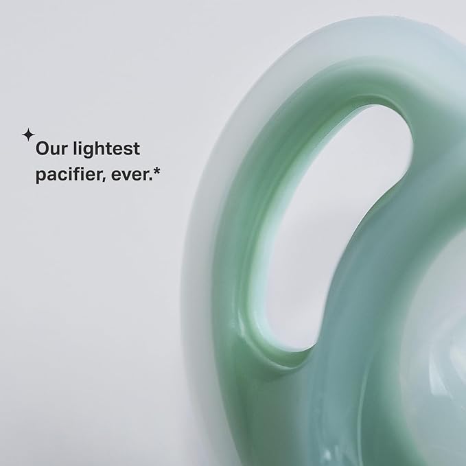 Tommee Tippee Ultra-light Silicone Pacifier, Symmetrical One-Piece Design 0-6 months, 4 Pacifiers