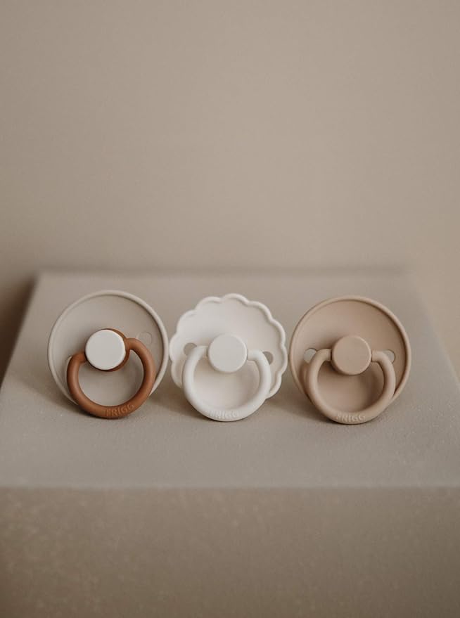 FRIGG Daisy Natural Rubber Baby Pacifier | Made in Denmark 0-6 Months) 2-Pack
