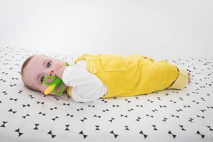 Nuby Soothing Corn Teether, Green
