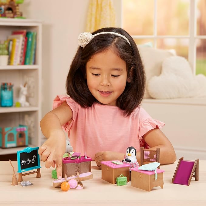 Lil Woodzeez – Classroom & Playground Playset 2 Doll 3 Years