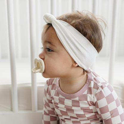 Soft Silicone Pacifiers (4 Pack) ??One Piece Design - 0-36 Months
