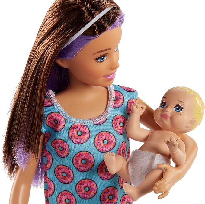 Barbie Babysitting Playset with Skipper Friend Doll, Color-Change Baby Doll 3 to 7 Year