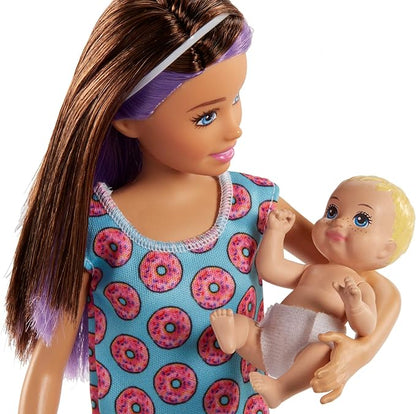 Barbie Babysitting Playset with Skipper Friend Doll, Color-Change Baby Doll 3 to 7 Year