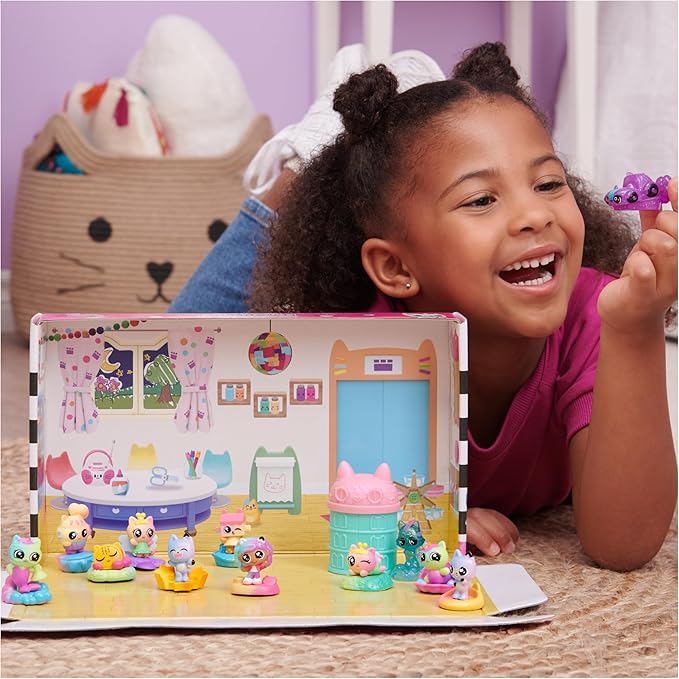 Gabby’s Dollhouse, Meow-mazing Mini Figures 12-Pack (Amazon Exclusive) Rainbow -Themed 3 and