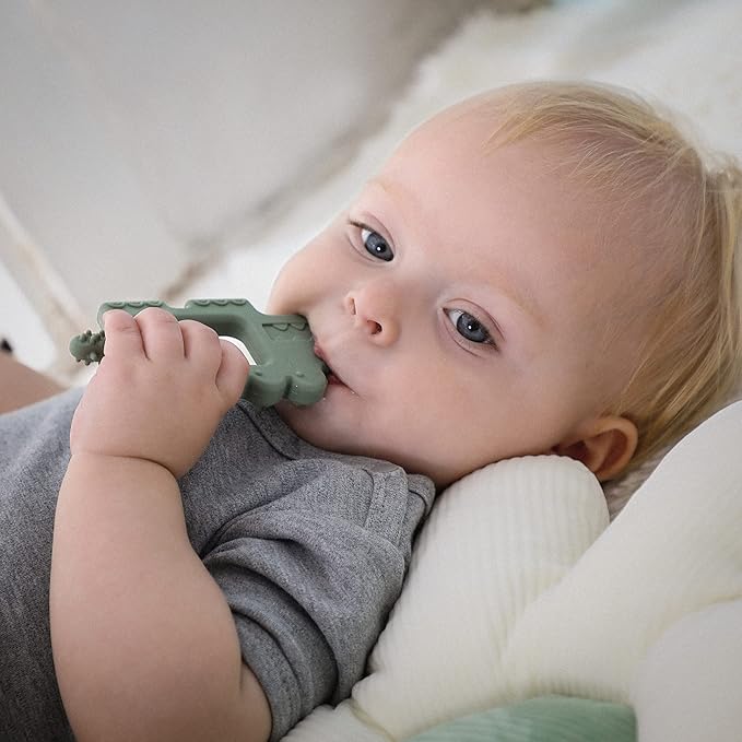 Moonkie Teething Toy, Safe & Easy to Hold BPA Free Silicone Baby Soothing Teethers 0-6 6-12