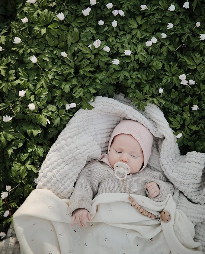 FRIGG Daisy Natural Rubber Baby Pacifier | Made in Denmark 0-6 Months) 2-Pack