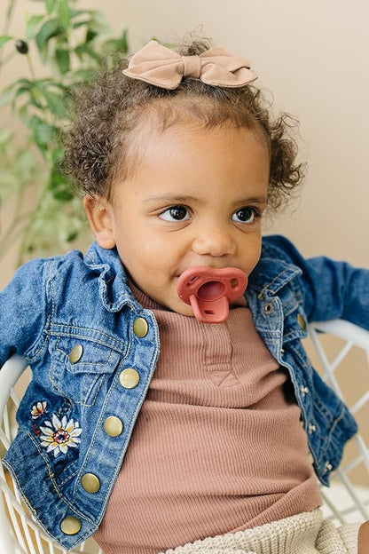 Soft Silicone Pacifiers (4 Pack) ??One Piece Design - 0-36 Months